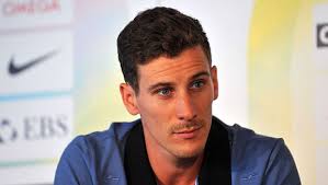Lundi 11 septembre, le jeune homme a transmis les photos. Athletisme A 10 Mois Des Jo Pierre Ambroise Bosse Divorce De Son Entraineur Linfo Re Sports Autres