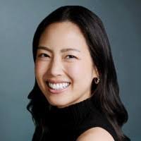 Lorraine Lee's Instagram, Twitter & Facebook