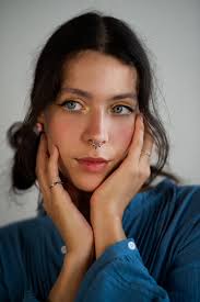 Model Cienna Buttler, I played around with the iris, this time I just  painted little tinny rays of light and really sharpened it. Ciienna did her  make up.