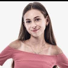 Mattie Hartman's Instagram, Twitter & Facebook