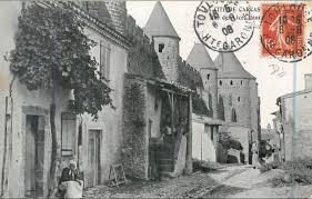 11 Cite De Carcassonne Rue Des Lices Haut A Carcassonne En 2020 Cite De Carcassonne Carcassonne Rue