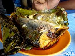 Ikan kapilagan sejenis ikan sungai bisa juga sea food•jeruk nipis ikan bakar bumbu oles. 356 Ikan Bakar Mat Teh Pasar Keramat
