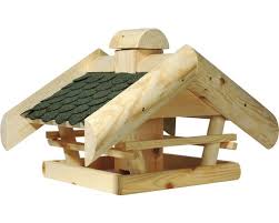 Die futterstellen müssen so gebaut werden, dass das futter nicht naß werden kann. Vogelfutterhaus Mit Futtersilo Gross Inkl Dunkelgrunen Bitumen Schindeln 49x38x29 Cm Bei Hornbach Kaufen