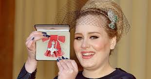 Adele Hanson's Instagram, Twitter & Facebook