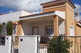 Sicu casa ofrece en alquiler de larga estancia un espacioso chalet pareado de cuatro plantas con acceso independiente, espacio de estacio. Alquiler El Campello Coveta Fuma Vacaciones Desde 140 Semana
