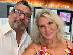 𝐂𝐡𝐚𝐫𝐥𝐢 𝐃𝐨𝐧𝐨𝐠𝐡𝐮𝐞