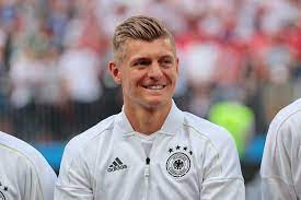 Similar players to toni kroos. Pikante Details Toni Kroos Flunkerte Bayern An Dafur Kann Ich Nicht Mehr Angeklagt Werden