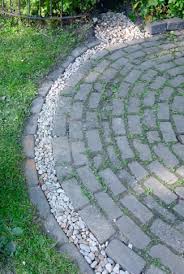 wateroverlast in de volkstuin door hevige regen