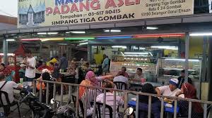 Tempat makan ini shiny banget dibandingkan tempat lain di sekelilingnya, jadi anda tidak mungkin kesulitan mencari kedai ini. Tak Rugi Datang Dari Jauh Restoran Sri Kumbang Jati Facebook