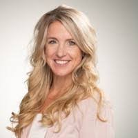 Cassie Walker's Instagram, Twitter & Facebook