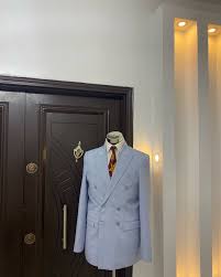 Cheers to the weekend in style💙 Nic Castle Made in Nigeria #niccastleman  #niccastle101 #niccastle #explorepage #explore #picoftheday #suit  #tailormade #tailoring
