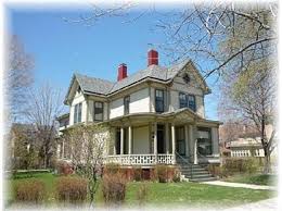 1885 Stick Victorian 1202 Main St Racine Wi Love Staircase And Garage Victorian Homes Old House Dreams Exterior Design