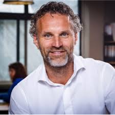 Dimitri Last op LinkedIn: #hethaartheater #groeien #kappersbranche #feest  #aftermovie