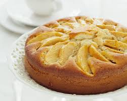 Ancora la torta di mele, dolce intramontabile e sempre garanzia di successo, la torta di mele e mascarpone è nata dalla necessità di smaltire il mascarpone in frigo, comprato in eccesso. Torta Di Mele 17 Modi Per Farla Classica Veloce Con La Crema O Senza Burro E Tu Come La Fai Ricetta E Cucina