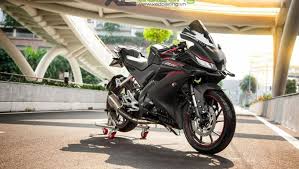 Click on the thumbnails for full size image. This Customised Yamaha Yzf R15 V3 Looks Absolute Crazy