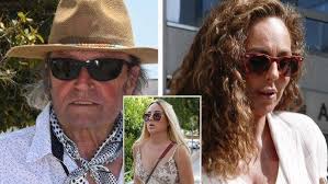 AMADOR MOHEDANO EXPLOTA POR ROCÍO FLORES Y SU CALVARIO CON ROCÍO CARRASCO EN LOS TRIBUNALES!