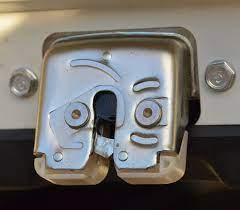 It is also possible that the cable for the trunk latch is broken. Honda Fit Questions 2015 Honda Fit Hatch Won T Open Cargurus