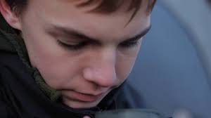 William lader ordene skælve