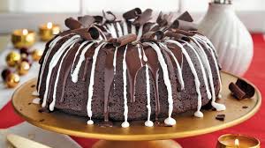 Thaw by transferring the cakes to the fridge overnight, then warm to room temperature and. How To Make A Christmas Wreath Bundt Cake Bettycrocker Com