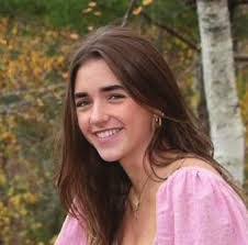 Anna Schnur's Instagram, Twitter & Facebook