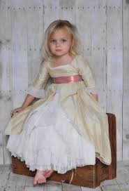 Beautiful Little Girl In Old Fashioned Style Dress Girl Outfits Little Girl Fashion Little Girl Dresses