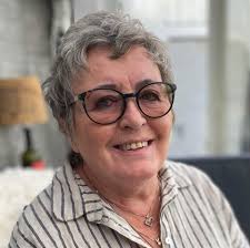 Godt nytt år fra oss bak Fjosen! 💫 Jeg, Therese, og min mann Sander,  overtar driften av våre kjære selskapslokaler og er klare for å satse på  fremtiden! 🌟 Med en klar