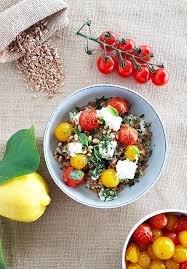 Salade De Farro Tomate Cerise Et Mozzarella Sabarot En 2020 Salade Tomates Cerises Alimentation