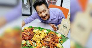 It's also a halal food guide for muslim tourists. Naz Ngeri Tulang Belakang Dikeluarkan
