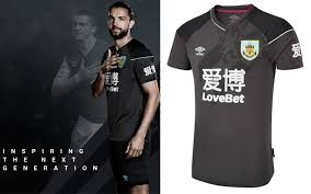 The sleeves feature a graphic hombre effect, taken from the curvature of the club crest. Premier League New Kits 2020 21 Every Shirt Ranked