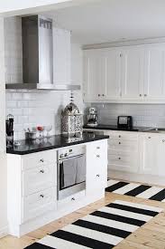 From the glamorous to the vintage and from the minimal to the traditional, here are some gorgeous and sophisticated black and white kitchens that will inspire you to give your own. 7 To Die For White Kitchens White Kitchen Decor Kitchen Design Kitchen Remodel