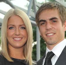 Philipp lahm é um dos mais carismáticos capitães do bayern e da seleção alemã e um dos mais respeitados jogadores mundiais do início do século xxi, um verdadeiro símbolo de uma geração. Kolumne Sterne Des Sudens Wie Philipp Lahm Seine Hochzeit Im Sommer Plant Welt