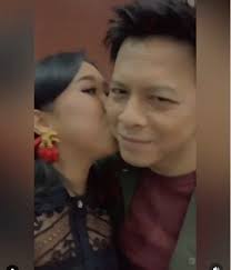 Buka bukaan mengaku masih perawan prilly latuconsina beberkan rasanya ditinggal nikah pujaan hati. Viral Video Kiky Saputri Cium Ariel Noah Luna Maya Cuma Kamu Yang Cocok Matamata Com