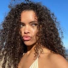 Amanda Hamilton (@amannddarose)