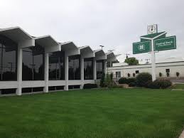Modernest Architecture Central Bank Is Located At 78th And Metcalf In Overland Park Kansas Overland Park Architecture Modernist
