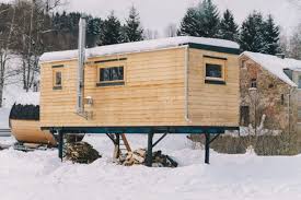 Tiny House In Deutschland Osterreich Schweiz Alle Infos Im Uberblick Mikrohaus Design Holzhaus Bausatz Kleines Zuhause