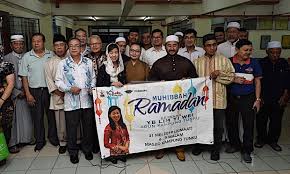 Dari segi sejarah toleransi antara pelbagai kaum telah tersemai sejak zaman tanah melayu hendak mencapai kemerdekaan. Iftar Pelbagai Agama Di Masjid Kampung Tunku Yayasan Dakwah Islamiah Malaysia