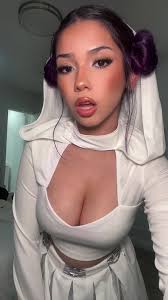 Princess Leia Costumes, Hairstyles & Young Portrayal