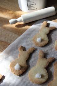 Easter Bunnies With Just A Smidgen Of Frosting For Their Tails Miam Paques Printemps