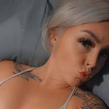 Erin Marquez (@bombcitypeaches) • Instagram photos and videos