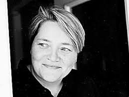 Lora Kerr's Instagram, Twitter & Facebook