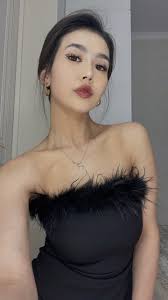 Mei Tin - Free pics, galleries & more at Babepedia