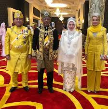 630 x 634 png 602 кб. Hampir Setahun Jadi Isteri Tengku Mahkota Kelantan Che Puan Sofie Makin Selesa Berselendang Baju Kurung Nona