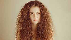 Coiffure facile cheveux courts est populaire cette merveilleuse photo collections environ coiffure cheveux mi long facile est disponible au bien que les cheveux bouclés est pas si facile de rassembler dans une coiffure updo cool, mais le. Fond D Ecran Visage Femmes Roux Maquette Portrait Fond Simple Cheveux Longs Epaules Nues Regarder La Visionneuse Cheveux Noirs Marron Cheveux Boucles Beaute Levre Blond Coiffure Cheveux Bruns Couleur De Cheveux Humains