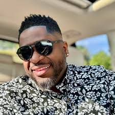 Oxtail w buttermilk man & cheese &...