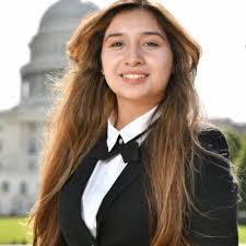 Giselle Moreno's Instagram, Twitter & Facebook