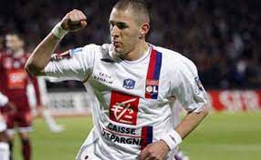 В 2007—2015 годах выступал за сборную франции. Smi Benzema Pereshel V Real Football Ua
