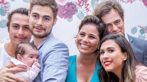 Share the best gifs now >>>. Tata Werneck Se Desentende Com A Sogra Mas Sela A Paz Por Casamento Com Rafa Vitti Famosos Extra Online