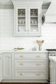 kitchen cabinets handles and knobs