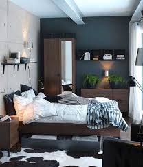 Tempat tidur ini dinilai praktis karena pada bagian bawah terdapat laci yang bisa. Desain Kamar Tidur Minimalis Ukuran Kecil