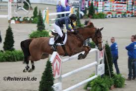 Der international jumping riders club hat der welt die frohe nachricht mitget Janika Sprunger Reiterzeit